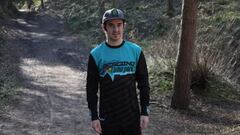 El piloto de MTB Downhill Danny Hart posa en una foto de perfil en uno de los trails de Descend Bike Park, en Inglaterra (Reino Unido) en noviembre del 2021. 