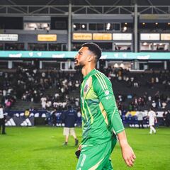 Drake Callender tapa las vergüenzas en defensa