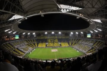 Al-Ittihad fans cheer during a friendly soccer match between Al-Ittihad and Atletico Madrid at King Abdullah International Stadium AlJawhra, Jeddah, Saudi Arabia, 30 December 2016. (Futbol, Amistoso, Rey) EFE/EPA/STR