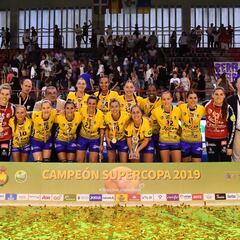 El Rocasa supera la adversidad
y levanta la Supercopa en Eibar