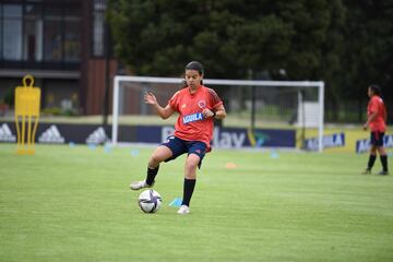 Las dirigidas por Carlos Paniagua siguen el microclico en la sede de la FCF en Bogotá como preparación de cara al Sudamericano Femenino Sub 20.