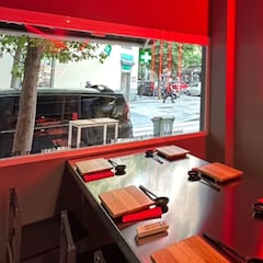 El restaurante más pequeño de Madrid con menús a 35 euros: solo tiene una mesa y la lista de espera puede llegar a seis meses