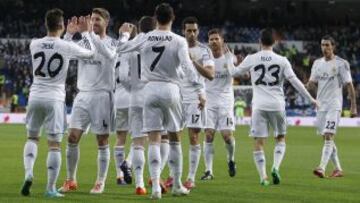 1-0. Jesé celebra el primer gol con sus compañeros.