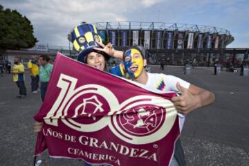Mira el Color del Clásico Nacional celebrado en el Estadio Azteca en una nueva batalla entre el América y las Chivas.