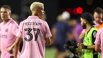 El hijo del legendario David Beckham tuvo algunos minutos de acción en la goleada del conjunto blaugrana en Lockhart Stadium.