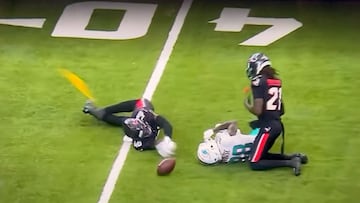 Dolphins WR Grant DuBose stretchered off field after devastating hit
