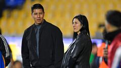 Hugo Ayala (izq) con Jenni Hermoso (der) en el Estadio Universitario.