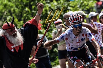 Julian Alaphilippe se apodera del tenedor.