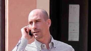 <b>EN PERSONA. </b>Rubiales, ayer al salir del vestuario del Mallorca.
