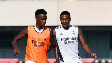 03/08/22 REAL MADRID ENTRENAMIENTO  VINICIUS ALABA