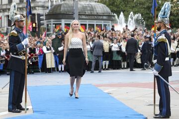 Lindsey Vonn arrives at the Teatro Campoamor in Oviedo for the 2019 Princess of Asturias Awards ceremony.