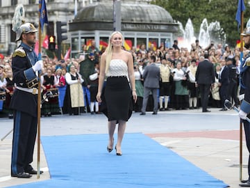 Lindsey Vonn arrives at the Teatro Campoamor in Oviedo for the 2019 Princess of Asturias Awards ceremony.