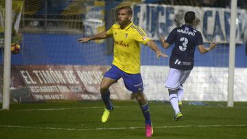 El Cádiz castiga los múltiples errores del Alcorcón