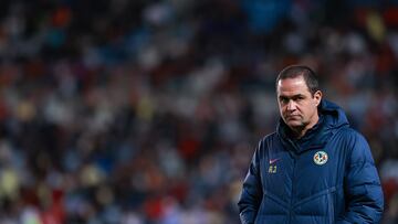 Andre Soares Jardine head coach of America during the 7th round match between Pachuca and America as part of the Torneo Clausura 2024 Liga BBVA MX at Hidalgo Stadium on February 17, 2024 in Pachuca, Hidalgo, Mexico.