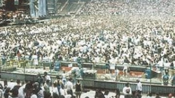 <b>JULIO DE 1993. </b>Guns N'Roses tocó el 6 de julio de 1993 en el Calderón, en uno de los grandes conciertos vividos en este escenario.