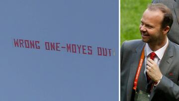 A la izquierda, pancarta desplegada por una avioneta contratada por los aficionados del Manchester United en marzo de 2014 para pedir la destitución de David Moyes. A la derecha, Ed Woodward, vicepresidente del United.