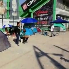 Afición de León acampa fuera del Nou Camp en busca de boletos