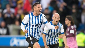 Toni Moya celebra un gol