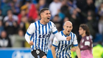 Toni Moya celebra su gol