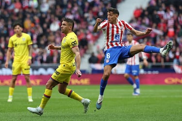 El jugador del Atlético de Madrid, Nahuel Molina, marca el 1-0 al Getafe en el minuto 8. Espectacular latigazo desde muy lejos que se fue abriendo y se coló en la escuadra. Ni se pudo mover David Soria.