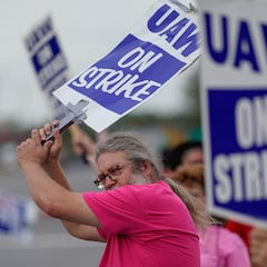 Sindicato automotriz declara huelga contra General Motors, Ford y Stellantis