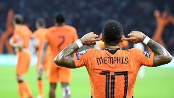 Soccer Football - World Cup - UEFA Qualifiers - Group G - Netherlands v Turkey - Johan Cruijff ArenA, Amsterdam, Netherlands - September 7, 2021 Netherlands&#039; Memphis Depay celebrates scoring their second goal REUTERS/Piroschka Van De Wouw