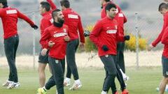 Diego Costa entrenó en el resto del grupo... con precauciones