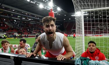 Llegó al Al-Qadsiah procedente del Mainz tras el pago de más de un millón de euros.  En el club del Mewa Arena llegó a tener un valor de mercado de tres millones de euros.