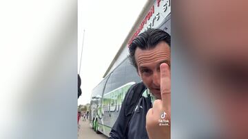 Esto es lo que pasa cuando intentas vacilar a Emery: dejó a los fans ingleses en shock