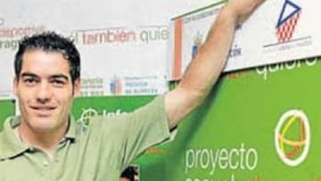 <b>SOLIDARIO. </b>Antonio López ayer durante la presentación del viaje que hará a Nicaragua en Navidad.