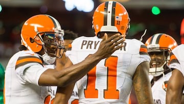 CLEVELAND, OH - AUGUST 18: Quarterback Robert Griffin III #10 celebrates with wide receiver Terrelle Pryor #11 of the Cleveland Browns after Pryor caught a 50 yard touchdown pass from Griffin during the first half of the preseason game against the Atlanta Falcons at FirstEnergy Stadium on August 18, 2016 in Cleveland, Ohio. Jason Miller/Getty Images/AFP
== FOR NEWSPAPERS, INTERNET, TELCOS & TELEVISION USE ONLY ==