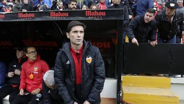 Los aficionados del Rayo insultando a Marcelino.