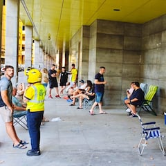 La noche en vela por un abono del Villarreal