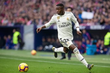 Vinicius Jr. against Atlético Madrid at the Wanda Metropolitano Stadium.