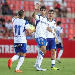 Iván Azón levanta al Zaragoza
