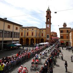 Demare triunfa en la décima etapa entre Ravenna y Modena