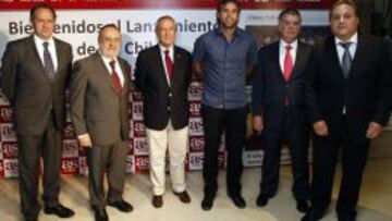 El director de AS Espa&ntilde;a, Alfredo Rela&ntilde;o (2&deg; de la izquierda), el director de AS Chile, Leopoldo Iturra (1&deg; derecha) y Fernando Gonz&aacute;lez (3&deg; derecha) en el lanzamiento de AS Chile.