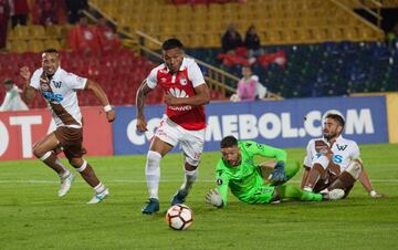 Santa Fe venció 3-0 a Santiago Wanderers y pasó a la fase de grupos de la Copa Libertadores tras el 5-1 en el marcador global.