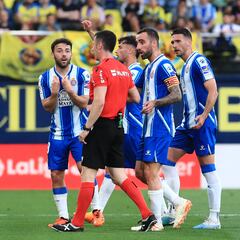 Mano de César Montes provoca penalti en contra del Espanyol vs. Villarreal
