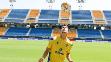 Martín Calderón durante su presentación como nuevo jugador del Cádiz CF.