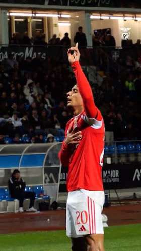 El mediocampista colombiano volvió al gol y fue determinante para el Benfica al marcar de cabeza el tanto del empate frente a y así Casa Pia.