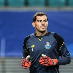 El País: el Oporto empuja a Casillas a salir en enero