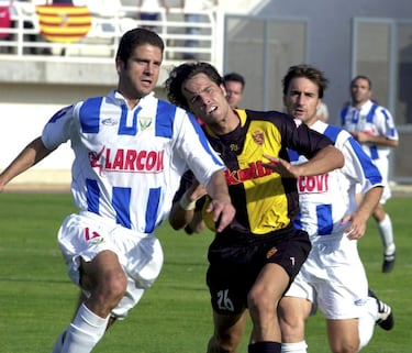 Canterano del Atlético de Madrid, defendió la camiseta del Leganés en 144 partidos y fue, durante los años 90 y 2000, uno de los zagueros más reconocibles de un Leganés que se convirtió en equipo rutinario en Segunda División. 