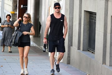 La pareja de actores paseando por el centro de Madrid. 