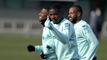 William Carvalho.
