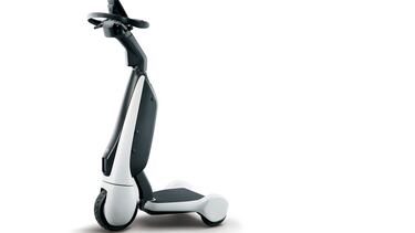 C+walkT, así es el nuevo patinete eléctrico de Toyota con tres ruedas