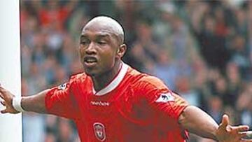 <b>EL INTERÉS COBRA FORMA. </b>El Málaga ha decidido abordar el fichaje del senegalés El Hadji Diouf.