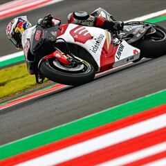 Nakagami llega el último y empieza primero