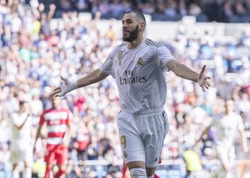 Real Madrid 1-0 Granada | Justo después de una jugada de ataque del Granada, el Madrid salió rápido y Bale la puso desde la derecha, con el exterior de la bota, para que Benzema rematase a gol desde dentro del área. 