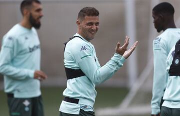 Joaquín, en el entrenamiento del Betis.